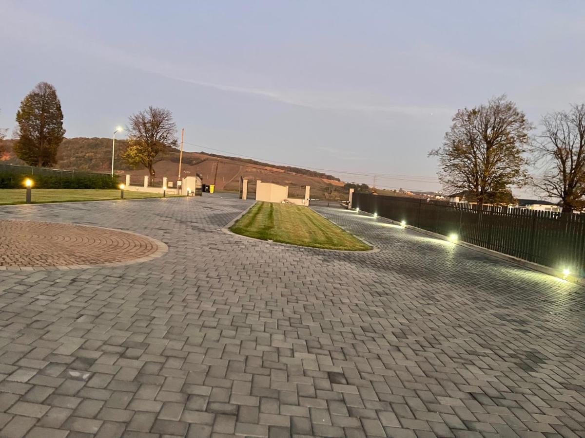 Sunny House Villa Suceava Exterior photo