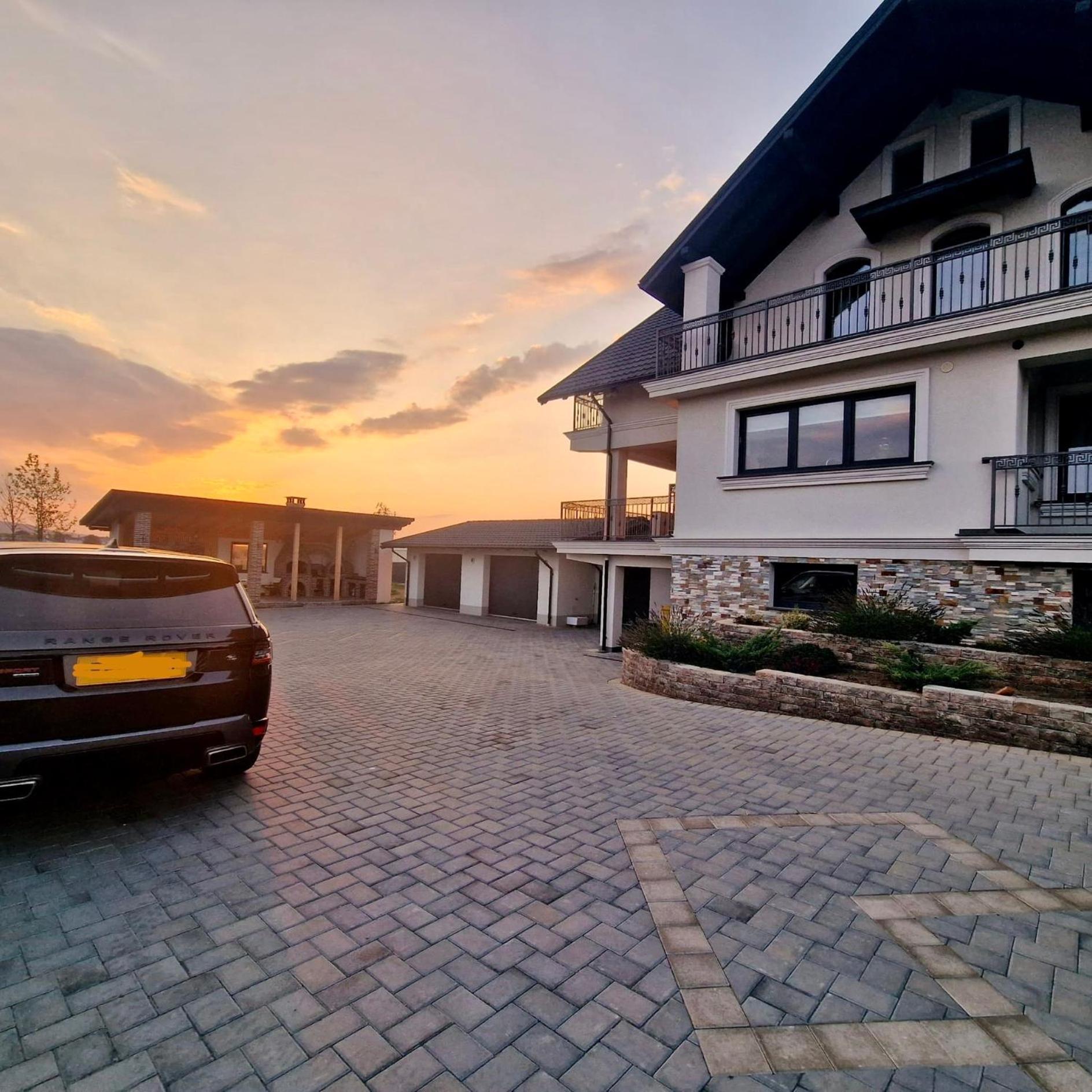 Sunny House Villa Suceava Exterior photo